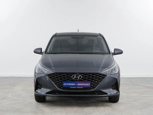 Седан Hyundai Solaris 2021 года, 1599077 рублей, Москва