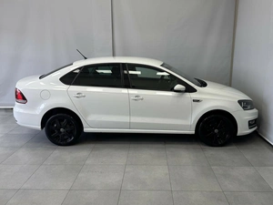 Седан Volkswagen Polo 2015 года, 845000 рублей, Красноярск