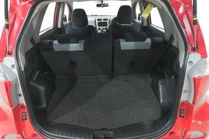 Хетчбэк Toyota Ractis 2012 года, 989000 рублей, Новокузнецк