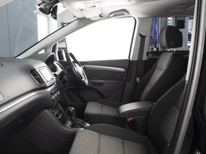 Минивэн Volkswagen Sharan 2012 года, 1290000 рублей, Омск