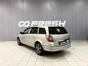 Универсал Opel Astra 2011 года, 649000 рублей, Нижневартовск