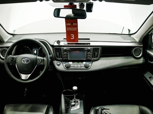 Внедорожник Toyota RAV4 2016 года, 2350000 рублей, Красноярск