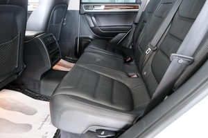 Внедорожник Volkswagen Touareg 2014 года, 2349000 рублей, Омск