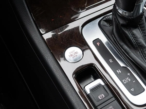 Внедорожник Volkswagen Touareg 2014 года, 2410000 рублей, Краснодар