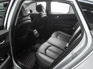 Седан Kia Optima 2018 года, 1756070 рублей, Воронеж