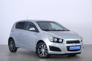 Хетчбэк Chevrolet Aveo 2013 года, 679000 рублей, Омск