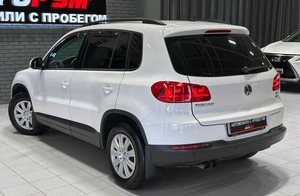 Внедорожник Volkswagen Tiguan 2013 года, 1327000 рублей, Красноярск