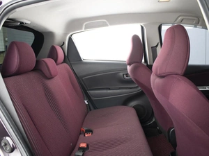 Хетчбэк Toyota Vitz 2016 года, 990000 рублей, Омск