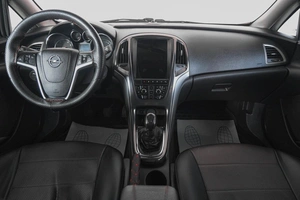 Хетчбэк Opel Astra 2011 года, 819000 рублей, Кемерово