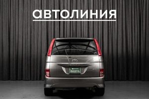 Минивэн Toyota Isis 2008 года, 829000 рублей, Красноярск