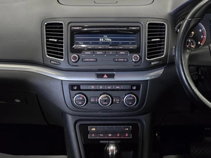 Минивэн Volkswagen Sharan 2012 года, 999000 рублей, Красноярск