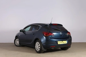 Хетчбэк Opel Astra 2011 года, 729000 рублей, Новосибирск