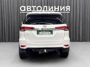 Внедорожник Toyota Fortuner 2017 года, 3000000 рублей, Красноярск