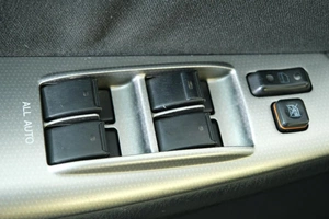 Хетчбэк Toyota Corolla 2006 года, 889000 рублей, Омск