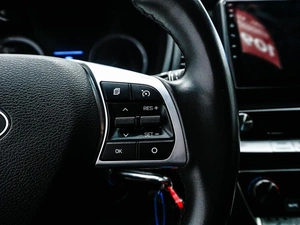 Седан Hyundai Sonata 2019 года, 1850000 рублей, Красноярск