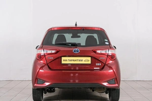 Хетчбэк Toyota Vitz 2017 года, 979000 рублей, Красноярск
