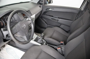 Седан Opel Astra 2010 года, 689000 рублей, Пермь