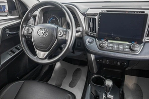 Внедорожник Toyota RAV4 2018 года, 3389000 рублей, Барнаул
