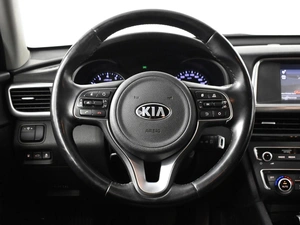 Седан Kia Optima 2018 года, 1735100 рублей, Казань