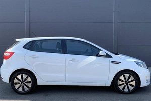 Хетчбэк Kia Rio 2014 года, 925000 рублей, Солонцы