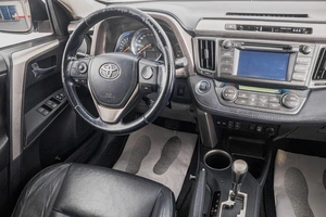 Внедорожник Toyota RAV4 2015 года, 2399000 рублей, Барнаул
