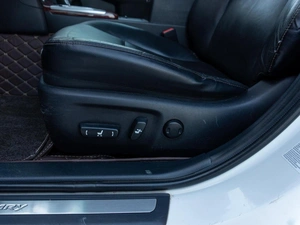 Седан Toyota Camry 2013 года, 1559000 рублей, Саратов