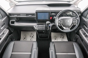 Минивэн Honda Stepwgn Spada 2015 года, 1699000 рублей, Красноярск