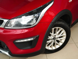 Хетчбэк Kia Rio X-Line 2019 года, 1725111 рублей, Тверь