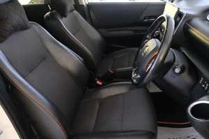 Минивэн Toyota Sienta 2018 года, 1589000 рублей, Омск