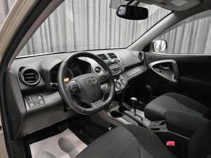Внедорожник Toyota RAV4 2010 года, 1260000 рублей, Красноярск