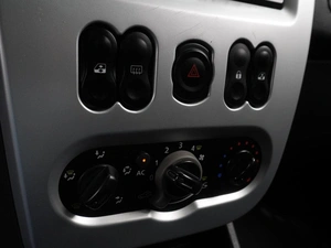 Хетчбэк Renault Sandero 2011 года, 649000 рублей, Воронеж