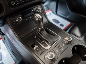 Внедорожник Volkswagen Touareg 2012 года, 2120000 рублей, Красноярск
