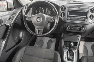 Внедорожник Volkswagen Tiguan 2012 года, 1189000 рублей, Барнаул