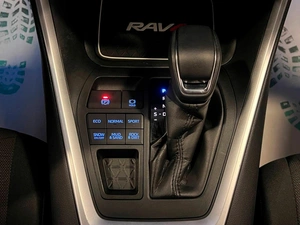 Внедорожник Toyota RAV4 2020 года, 3359000 рублей, Красноярск