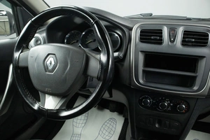 Седан Renault Logan 2017 года, 839000 рублей, Оренбург