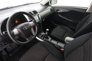 Седан Toyota Corolla 2011 года, 759000 рублей, Пермь