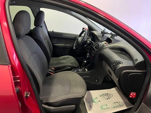 Седан Peugeot 206 2009 года, 419000 рублей, Красноярск