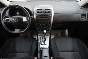 Седан Toyota Corolla 2012 года, 1149000 рублей, Омск