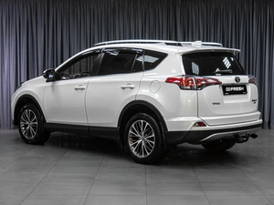 Внедорожник Toyota RAV4 2018 года, 2999000 рублей, Тюмень
