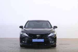Седан Toyota Camry 2018 года, 2889000 рублей, Омск