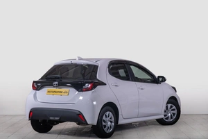 Хетчбэк Toyota Yaris 2021 года, 1319000 рублей, Томск