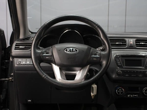 Хетчбэк Kia Rio 2012 года, 840000 рублей, Омск