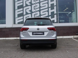 Внедорожник Volkswagen Tiguan 2019 года, 2490000 рублей, Владимир