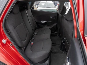 Хетчбэк Kia Rio 2012 года, 729000 рублей, Саратов