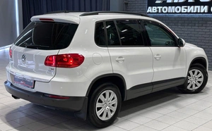 Внедорожник Volkswagen Tiguan 2013 года, 1327000 рублей, Красноярск
