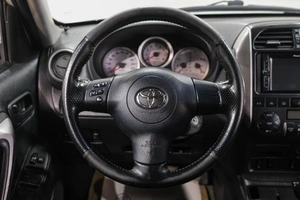 Внедорожник Toyota RAV4 2004 года, 899000 рублей, Новокузнецк