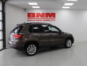 Внедорожник Volkswagen Tiguan 2015 года, 1600000 рублей, Смоленск