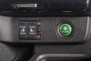 Минивэн Honda Stepwgn Spada 2019 года, 2699000 рублей, Томск
