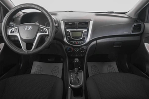 Седан Hyundai Solaris 2013 года, 799000 рублей, Кемерово