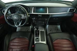 Седан Kia Optima 2018 года, 2339000 рублей, Омск